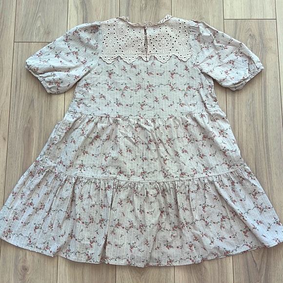 Moon River Floral Print Puff Sleeve Mini Dress - Picture 6 of 9